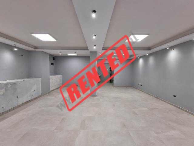 Commercial Space for Rent on Vllaz&euml;n Huta Street, near the New Bazaar, Tirana, Albania.
For re